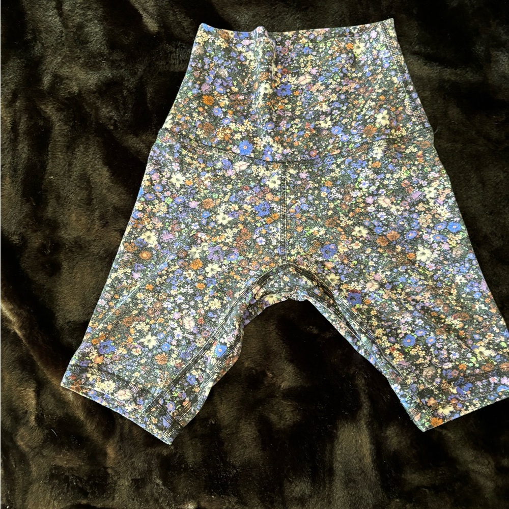 Lululemon 00 spandex purple multicolored biker shorts